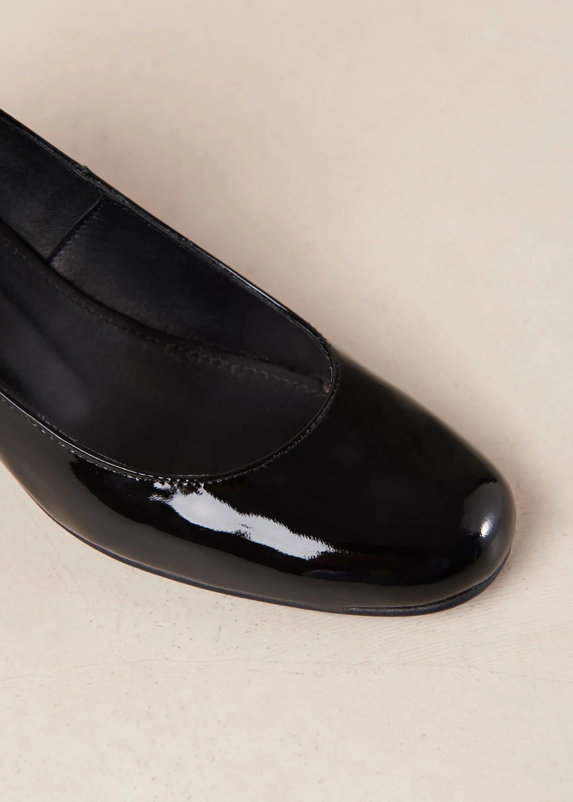 Antoine Onix Black Leather Pumps