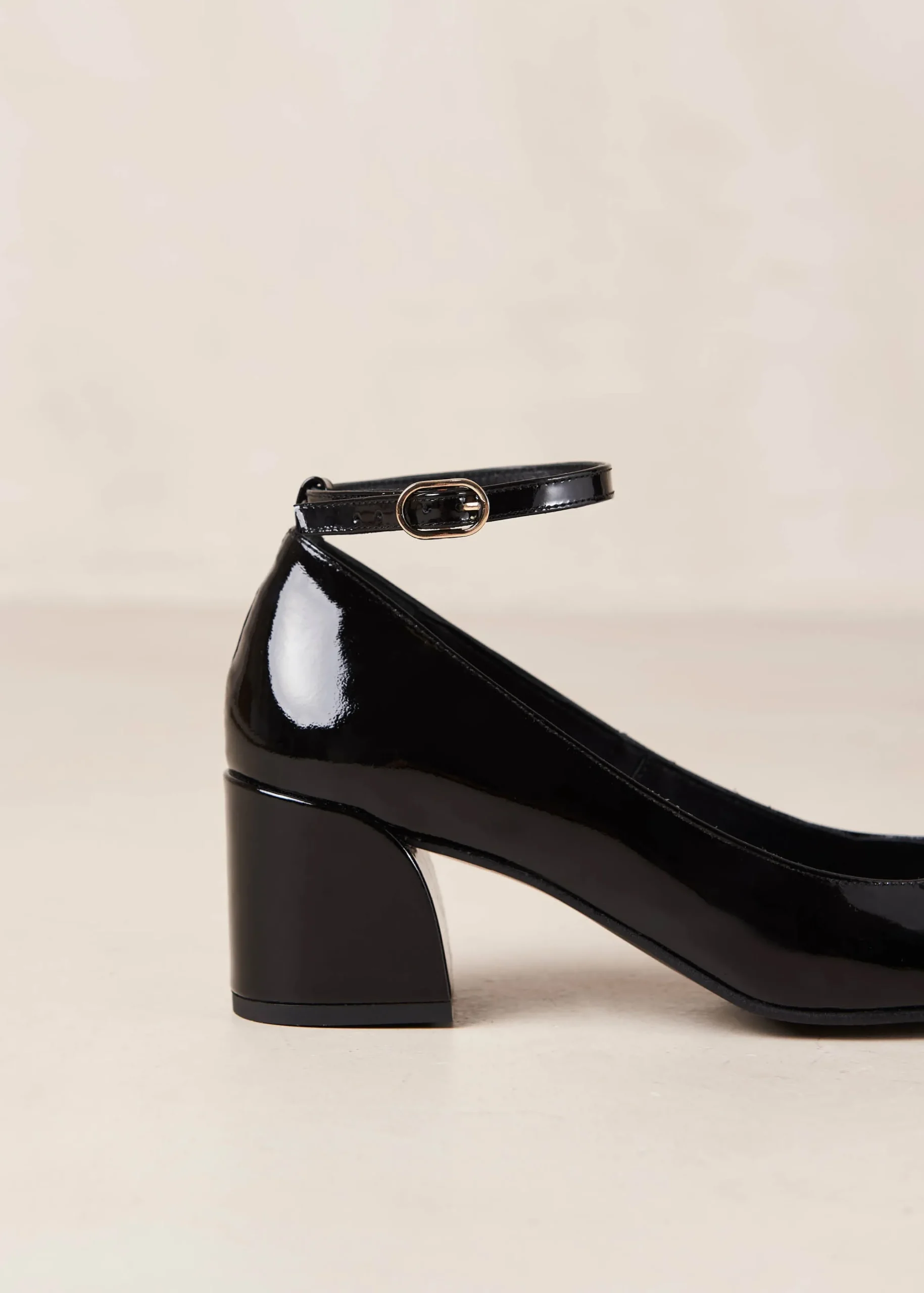 Antoine Onix Black Leather Pumps