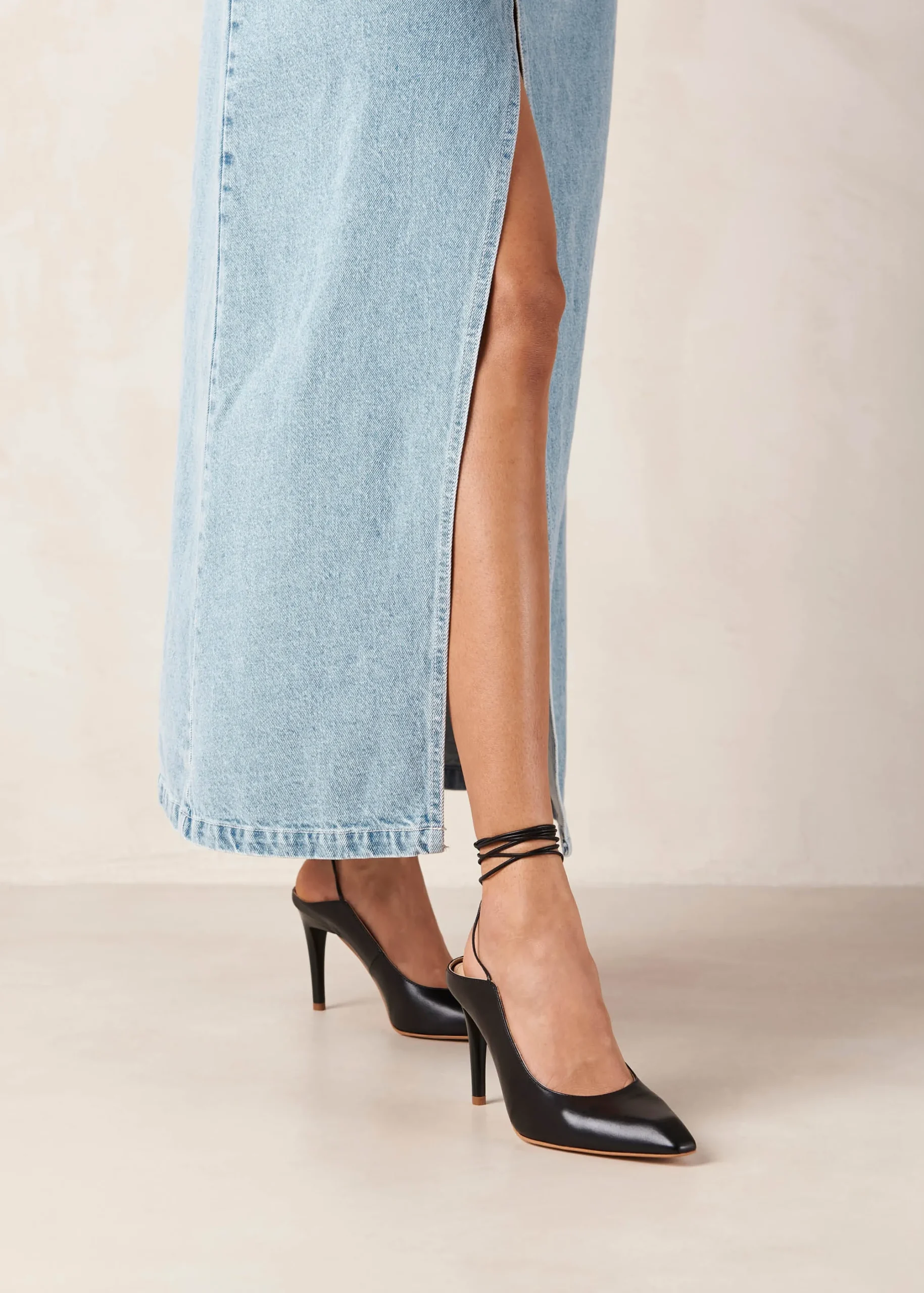 Avery Black Leather Pumps