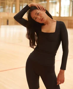 Core Long Top Black