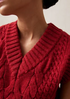 Cosy Red Tricot Vest