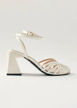 Jessa Onix Cream Leather Sandals