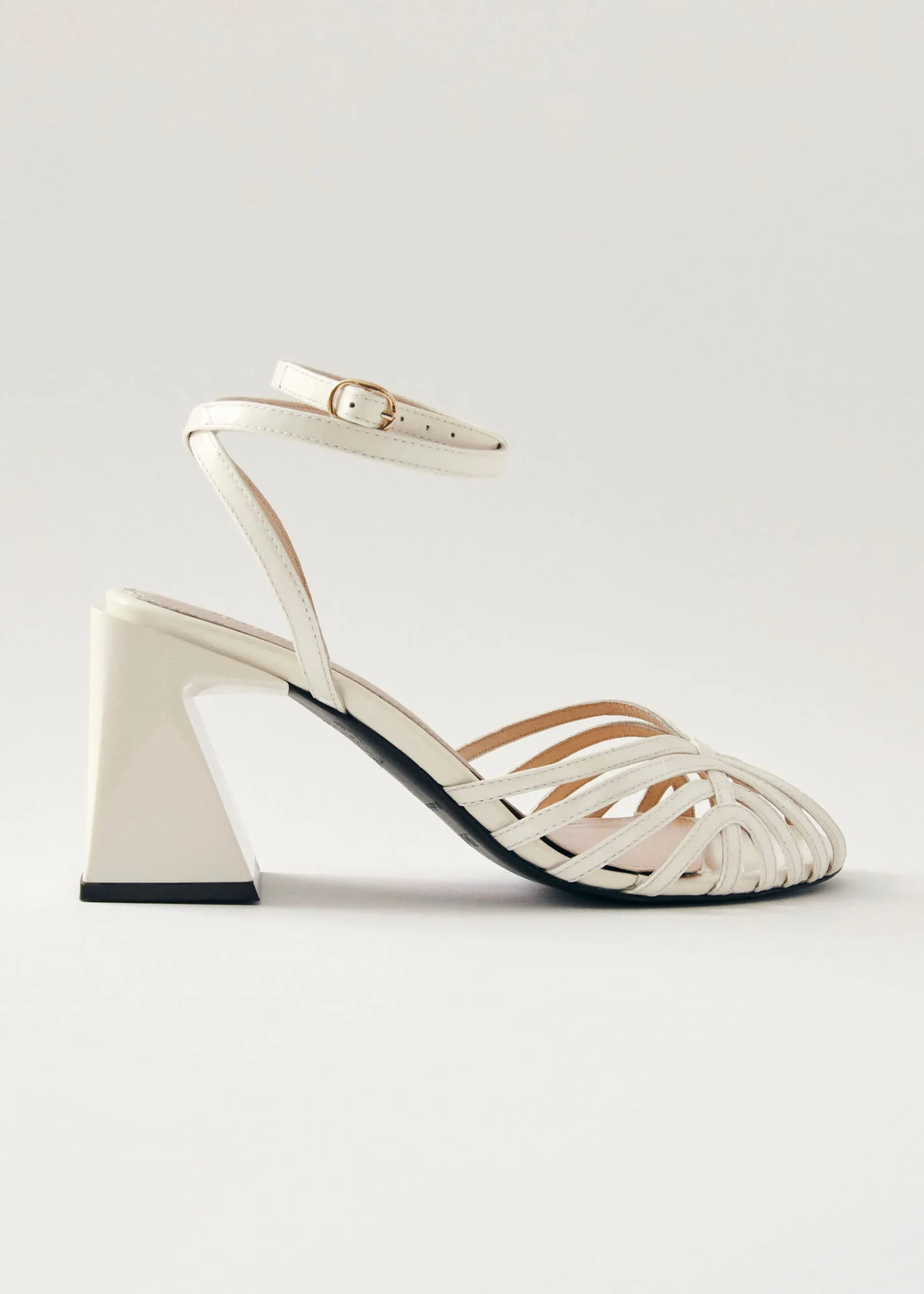 Jessa Onix Cream Leather Sandals