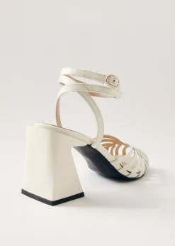 Jessa Onix Cream Leather Sandals