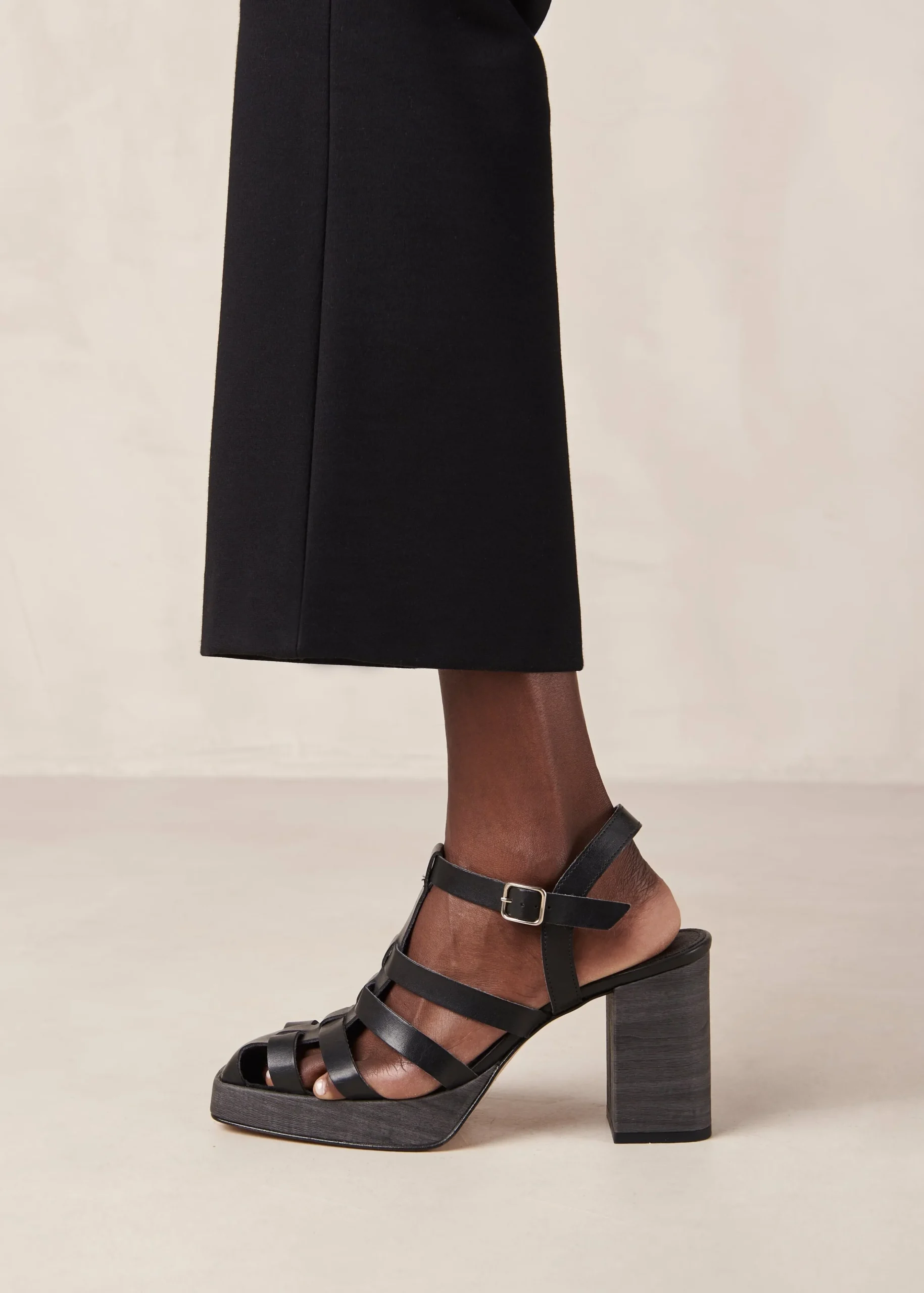 Rollers Black Sandals