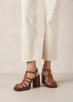 Rollers Caramel Sandals