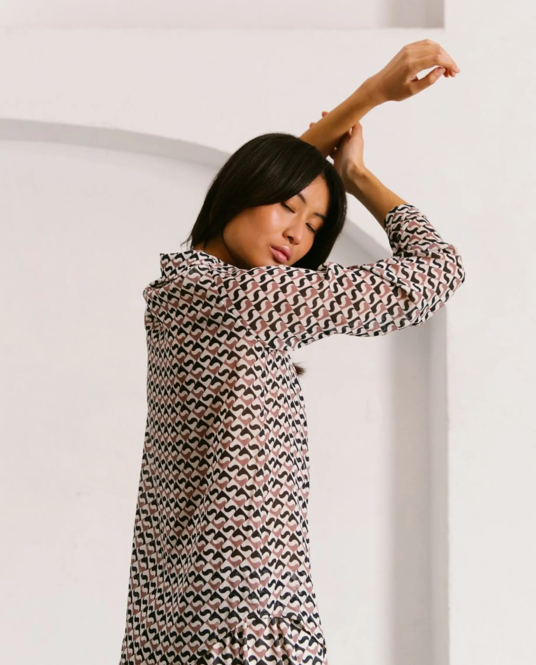Rumours Monogram Black Nutmeg