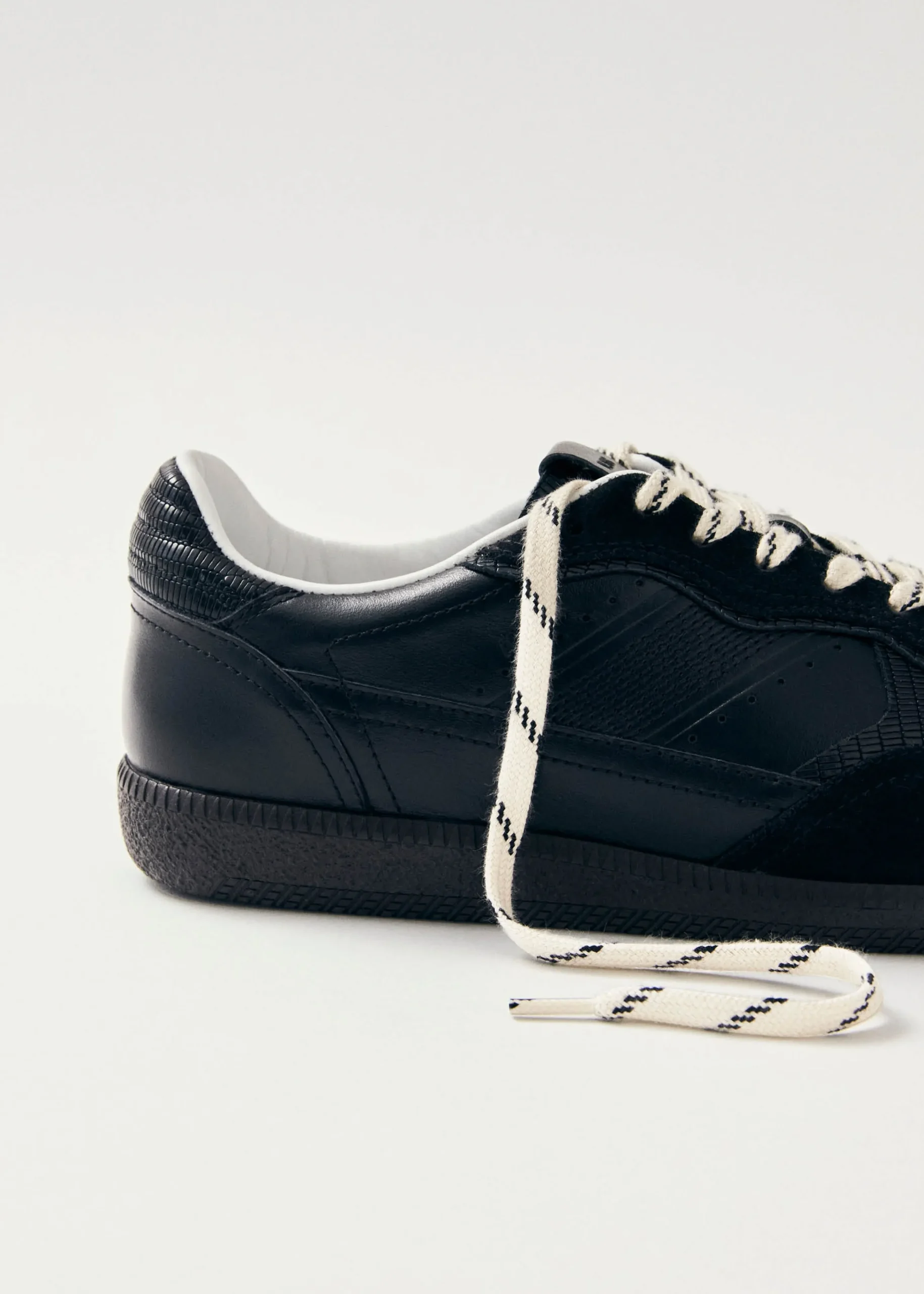 Tb.490 Rife Indo Black Leather Sneakers
