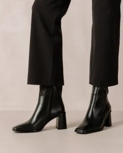 West Vintage Total Black Leather Ankle Boots