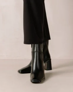 West Vintage Total Black Leather Ankle Boots