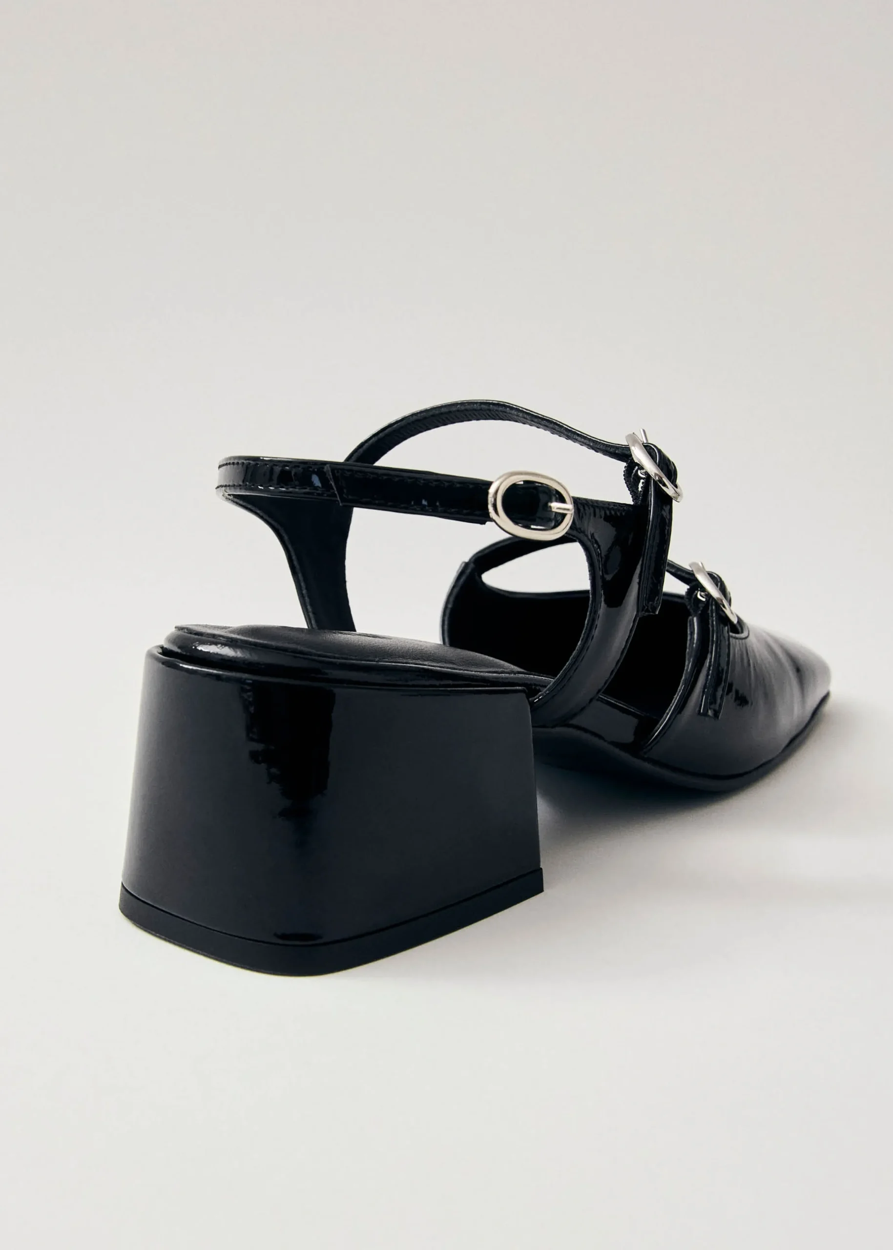 Withnee Onix Black Leather Pumps