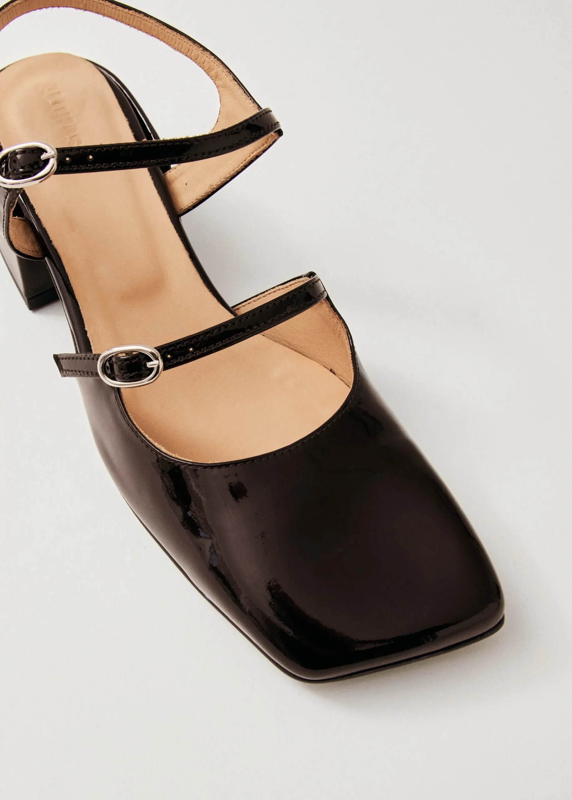 Withnee Onix Brown Leather Pumps